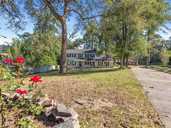 2nd image of 3889 Paddrick Dr