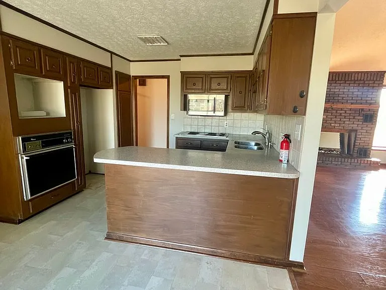 122 N Fairway Rd — Photo 4