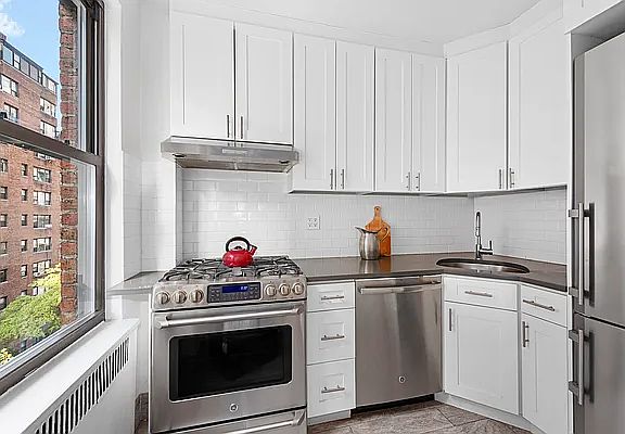 4th image of 50 Park Ave APT 7E