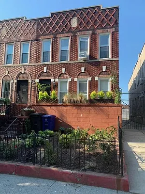 Rented by Industrie Residential | media 11