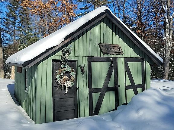 5th image of 3866 Wintergreen Ln