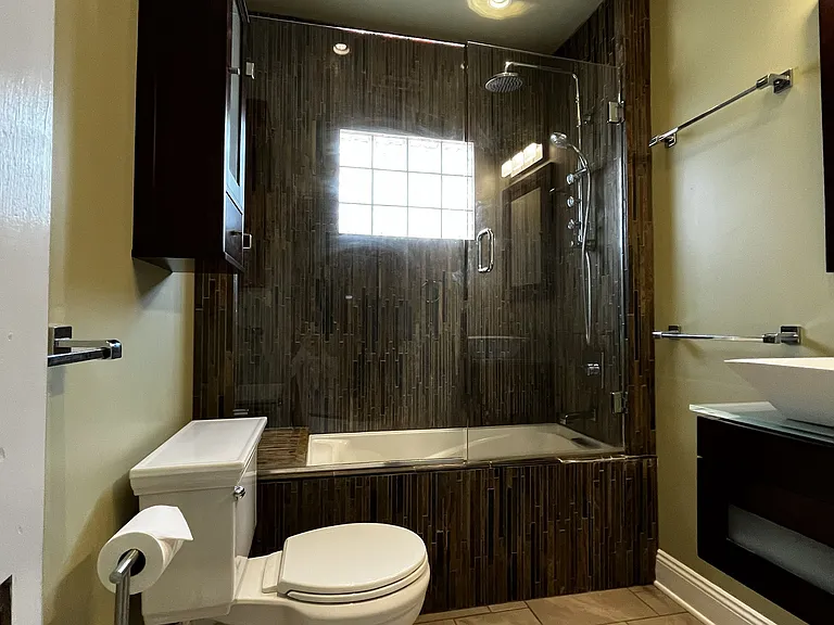 917 Gates Ave — Photo 11