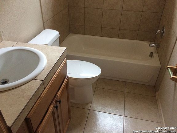 4th image of 326 Delmar St APT 3