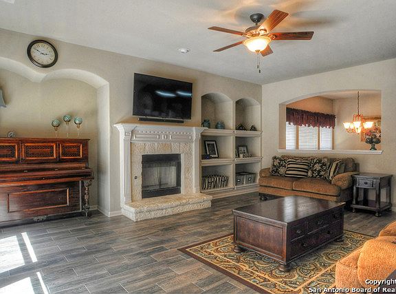 3rd image of 7606 Moss Brook Dr