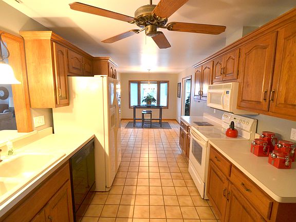 5th image of 1035 Lundvall Ave