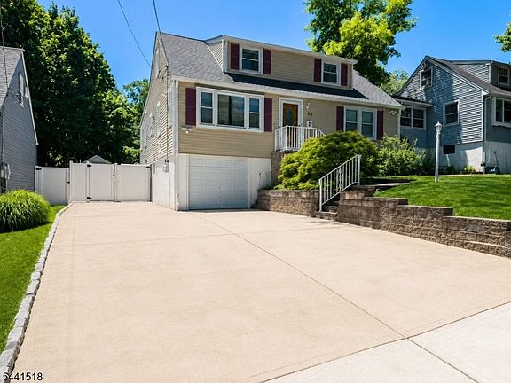 3rd image of 48 Sunnyside Rd