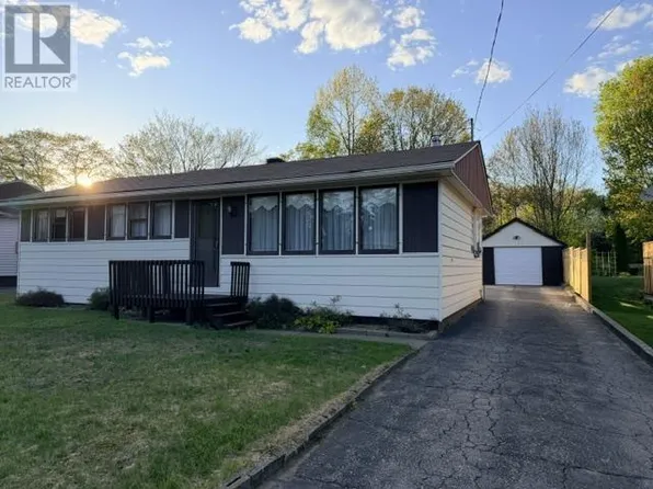 1050 Long St, The North Shore, ON P0R 1K0