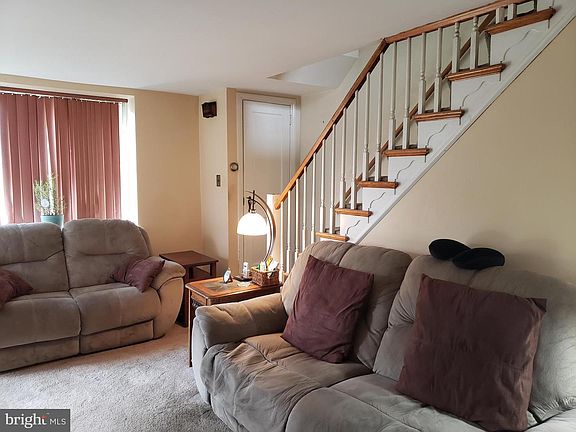 2nd image of 2574 Bond Ave