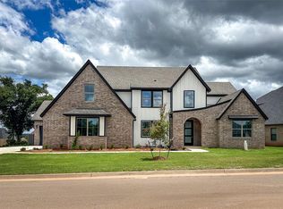 4528 Maple Ridge Dr, Edmond, OK 73034