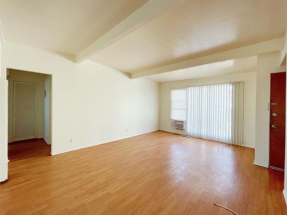 3rd image of 1109 College View Dr APT 9