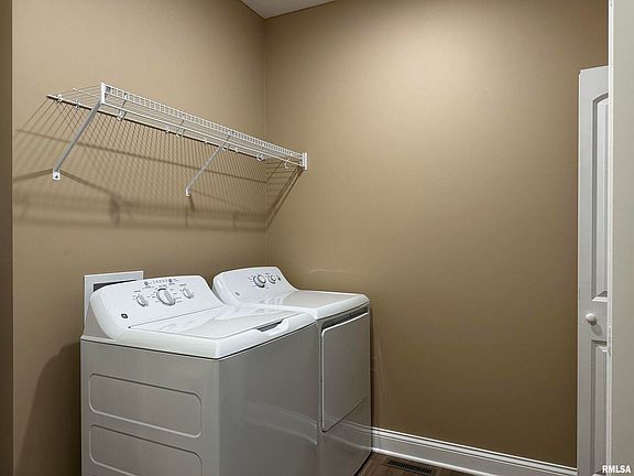 2nd image of 6806 Matthews Ct