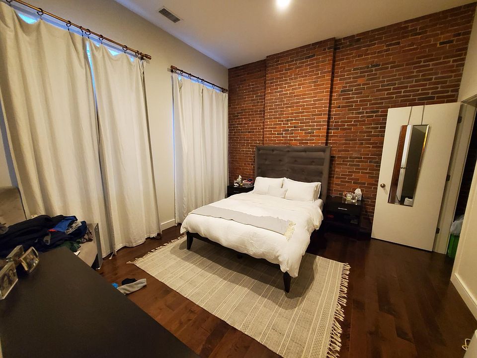 2nd image of 462 Harrison Ave #426