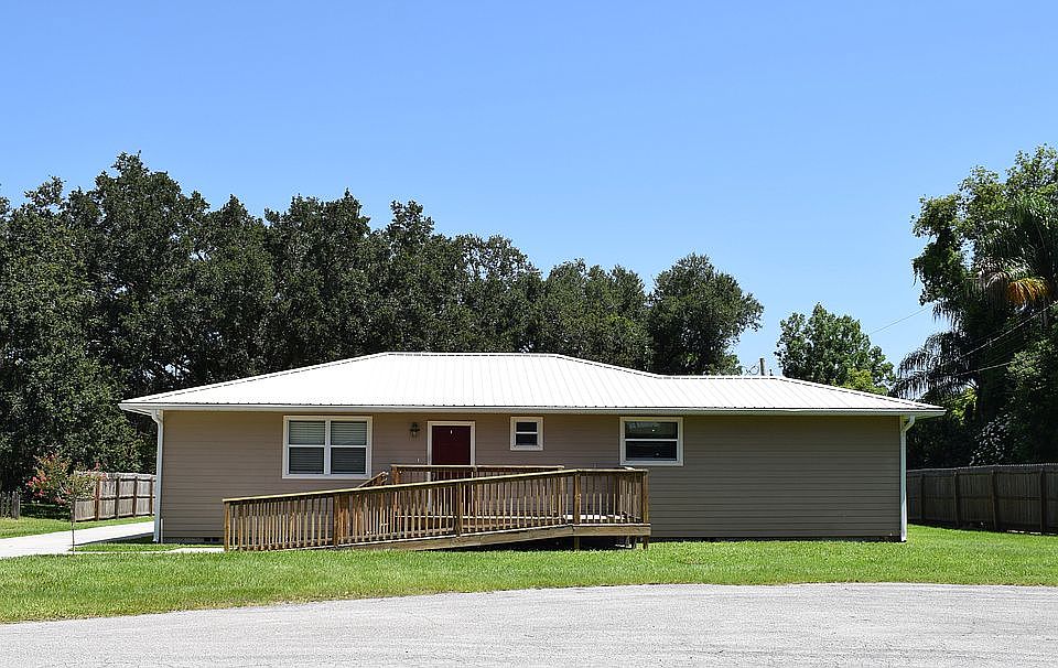 1st image of 2660 Lantana Ln