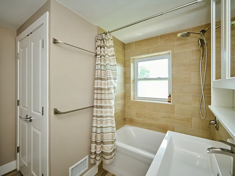 926 N Boxwood Dr #B — Photo 26