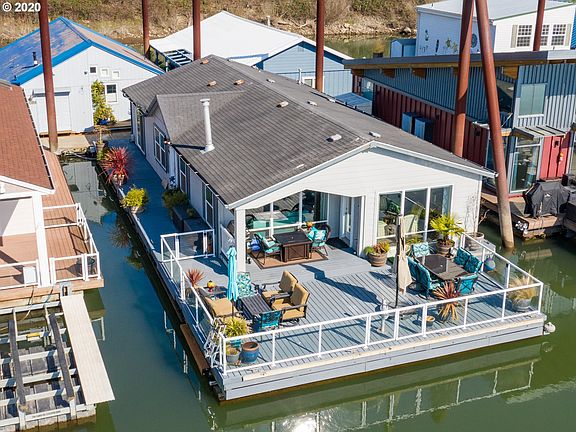 3rd image of 2630 N Hayden Island Dr #25