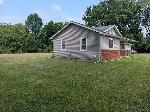 3rd image of 9057 N Vassar Rd