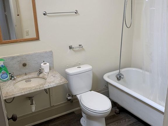 2nd image of 255 W Hubbard Ave APT 3