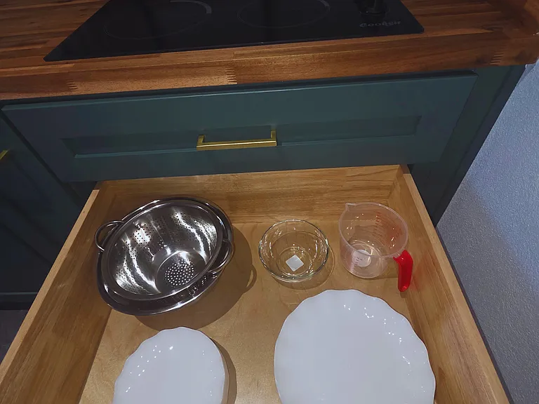 Storage containers and bowls for a comfortable stay