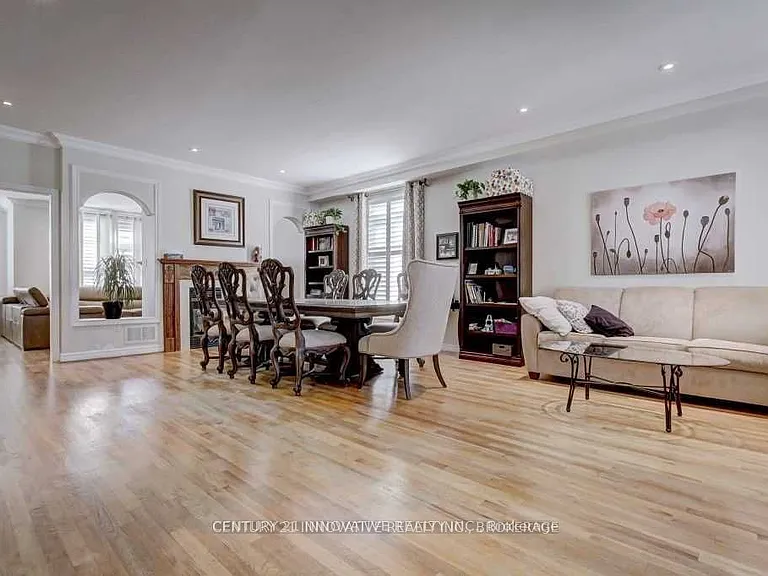 19 Brookgreene Cres — Photo 4