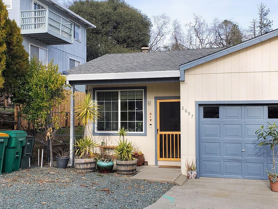 1st image of 2697 Woodridge Ct