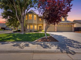 2254 N Foxhill Pl, Hanford, CA 93230