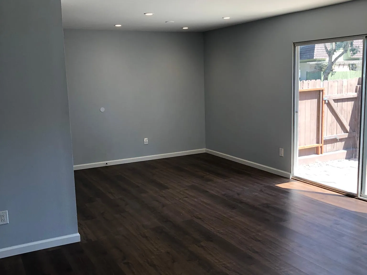 419 N Beth St — Photo 4