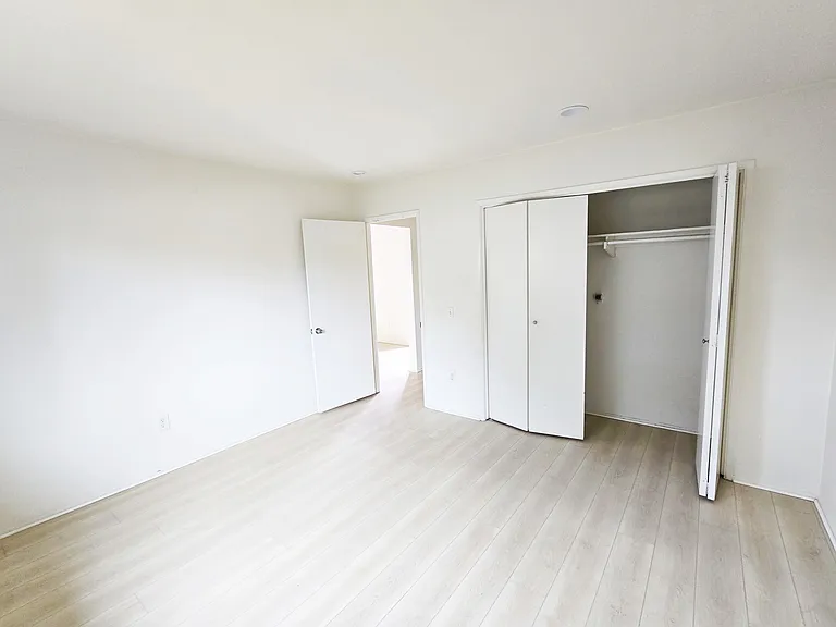 3080 Lincoln St — Photo 6