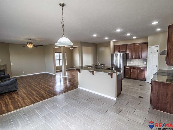 5th image of 1380 Whitewater Dr