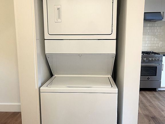 5th image of 1164 E Grant Ave #1168