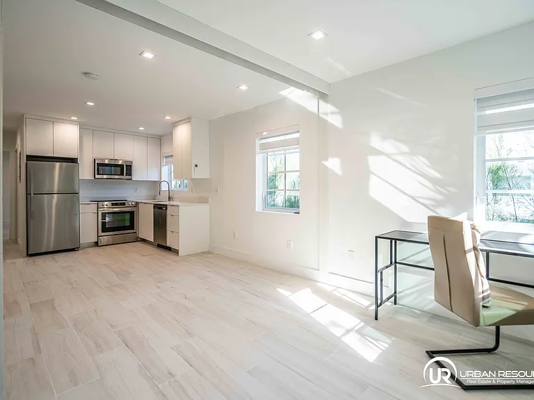 960 Jefferson Ave #202 — Photo 16
