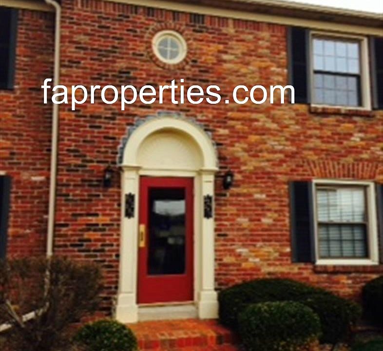 1st image of 222 Hampton Dr