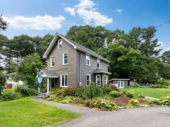 478 Salem St, Lynnfield, MA 01940