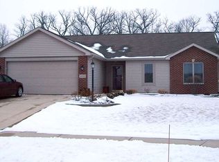 1433 Strong Ct, Fort Wayne, IN 46818