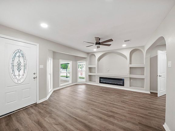 2nd image of 3013 Fern St
