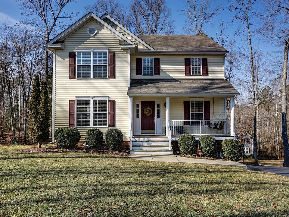 1st image of 379 Oxford Ln