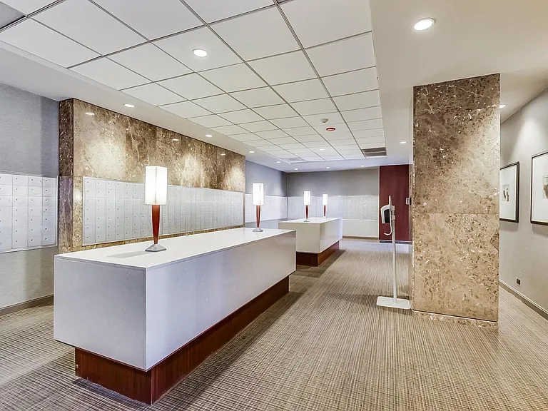 655 W Irving Park Rd #5303 — Photo 22