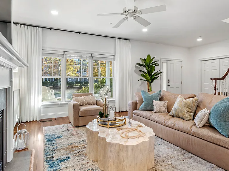 28 Andrew Ct — Photo 6