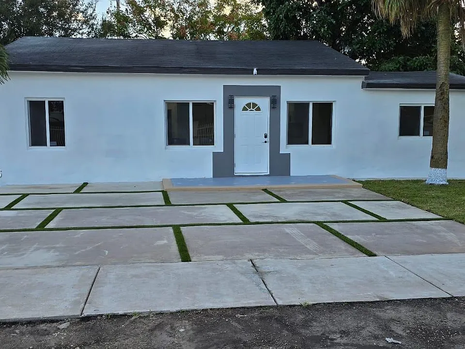 2480 NW 87th Ter