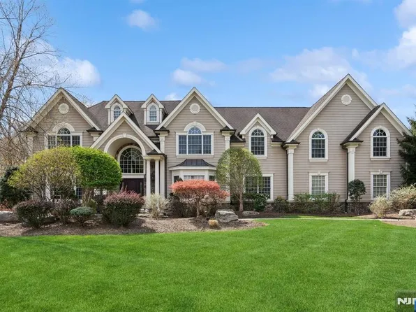 23 Fred St, Old Tappan, NJ 07675