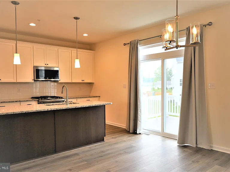 61 Becker Dr — Photo 20