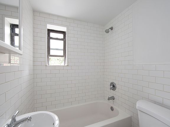 3rd image of 400 W 54th St APT 3A