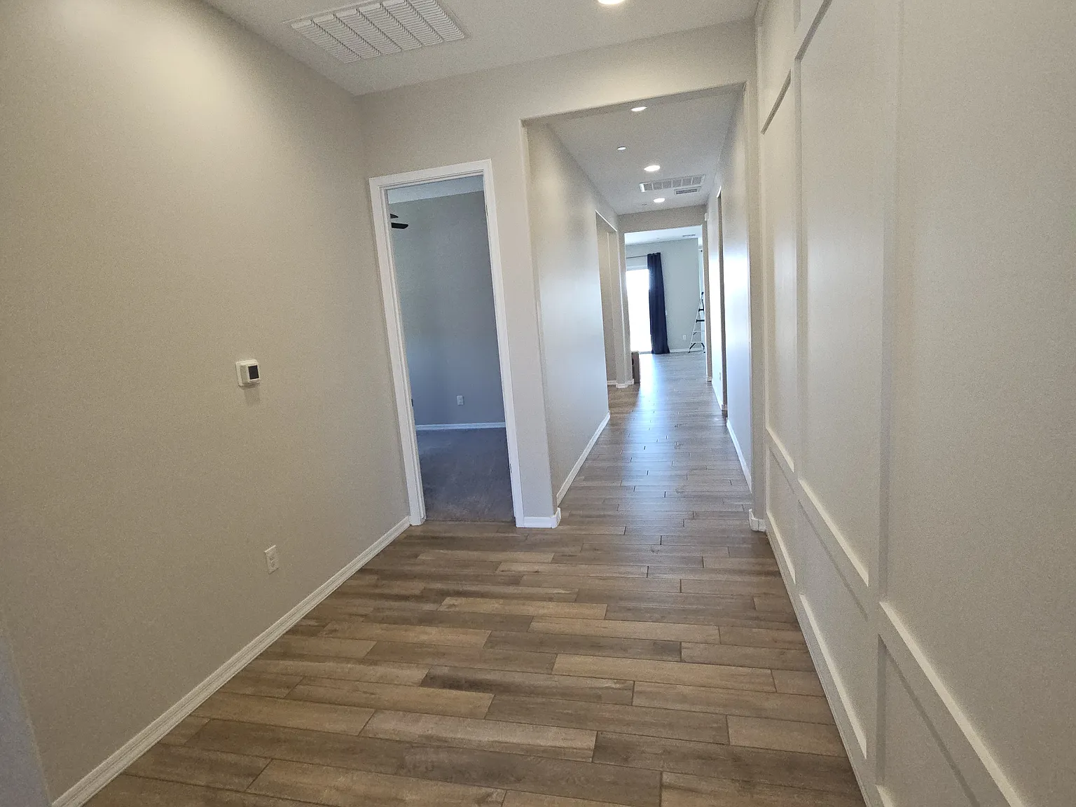 4 bed, 2830 sqft, $3,000 — Photo 3