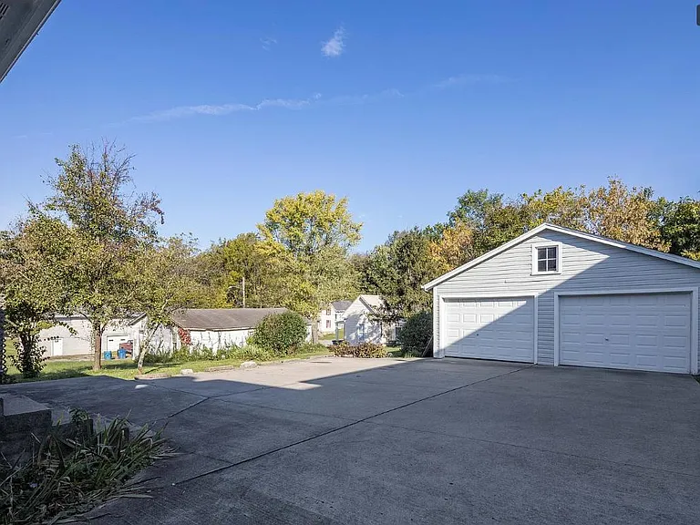 407 E Main St #407 — Photo 3