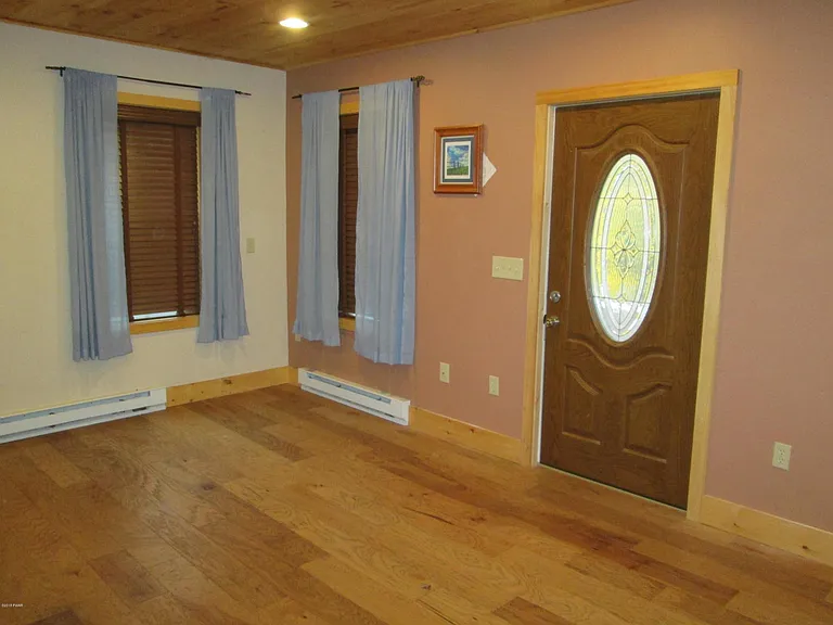 377 Riverside Dr — Photo 16