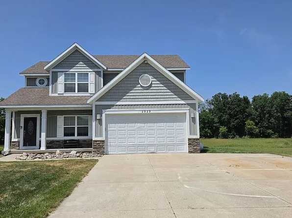 2929 Woods Rd, Ionia, MI 48846
