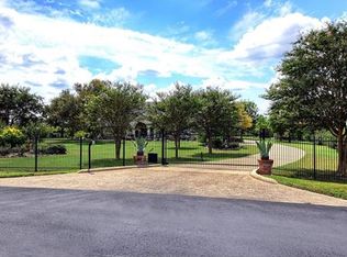 382 Richards Dr, Buda, TX 78610