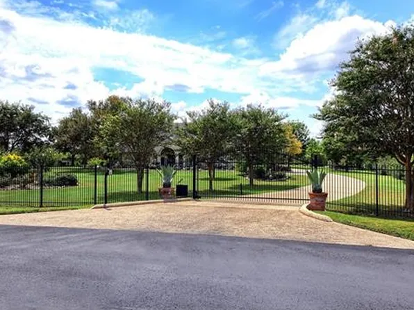 382 Richards Dr, Buda, TX 78610