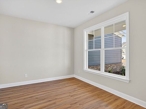 4th image of 174 Classic Overlook