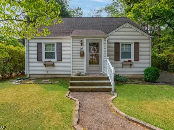 170 N Hillside Ave, Chatham Boro, NJ 07928