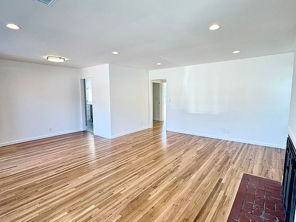 3rd image of 4331 Beethoven St